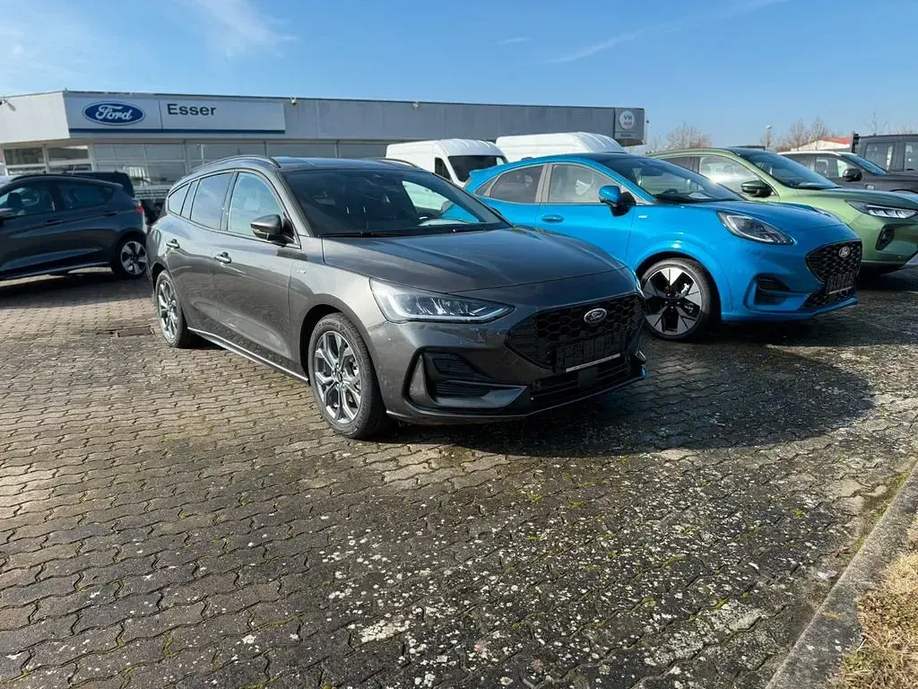 Neu Ford Focus ST-Line X 155 PS (114 kW) 2025 Grau Limousine