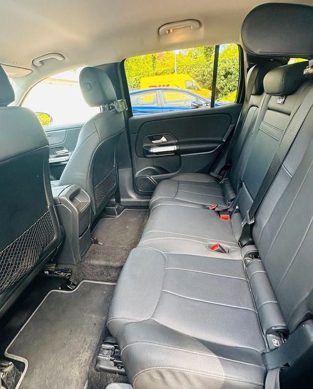 Gebraucht Mercedes GLB200 163 PS (119 kW) 2023 Schwarz SUV