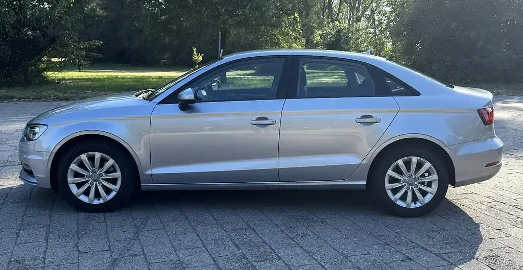 Gebraucht Audi A3 Ambiente 110 PS (80 kW) 2016 Silber Limousine