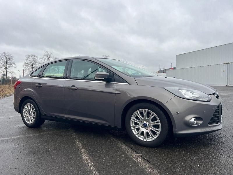 Gebraucht Ford Focus Titanium 150 PS (110 kW) 2011 Grau Limousine