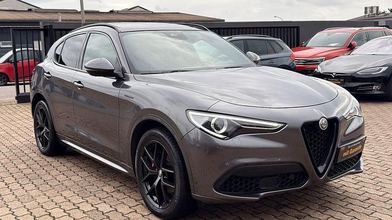 Grau Gebraucht 2020 Alfa Romeo Stelvio Veloce SUV | 27.999 € (Superpreis) - Bild 1/4