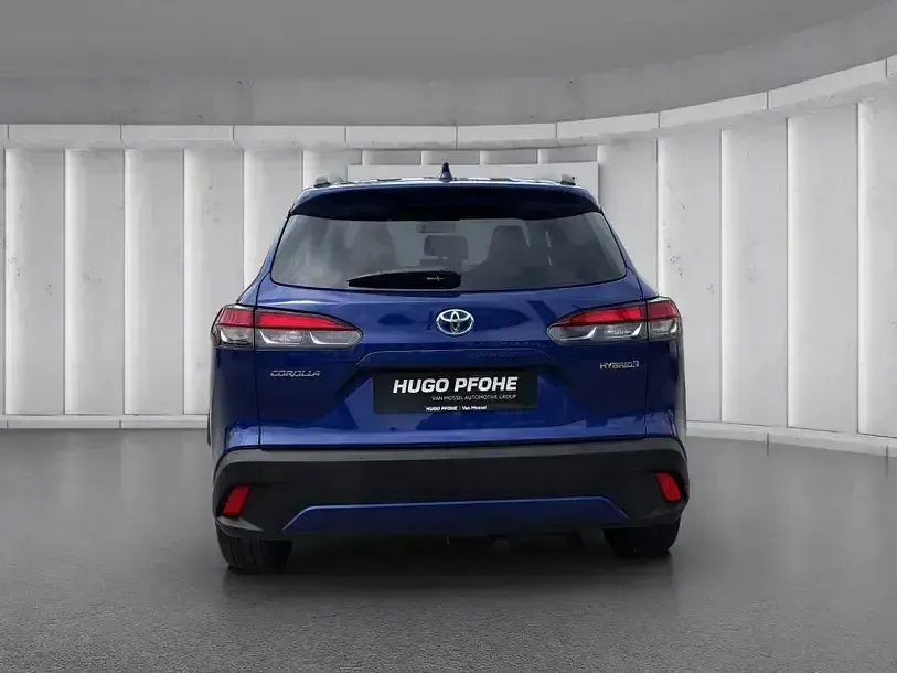 Gebraucht Toyota Corolla Cross Team 140 PS (102 kW) 2024 Blau SUV
