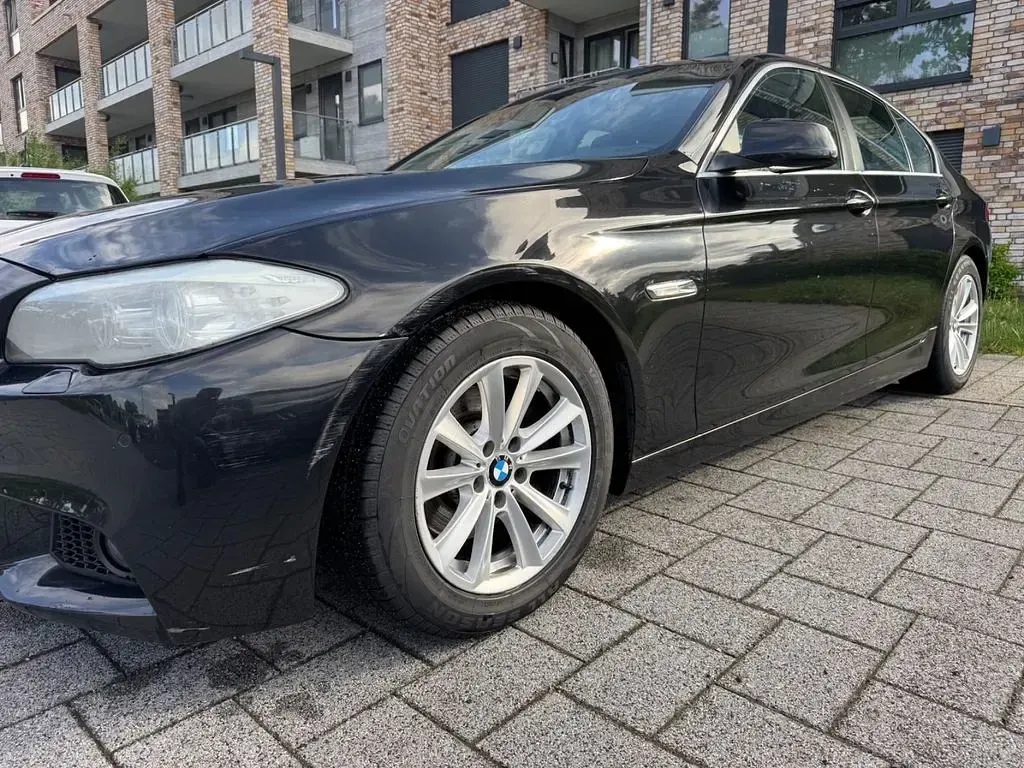 Gebraucht BMW 520 184 PS (135 kW) 2013 Schwarz Limousine
