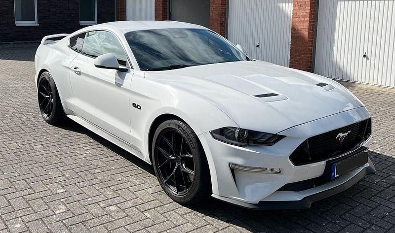 Weiß Gebraucht 2020 Ford Mustang Coupé | 43.990 € (Fairer Preis) - Bild 1/4