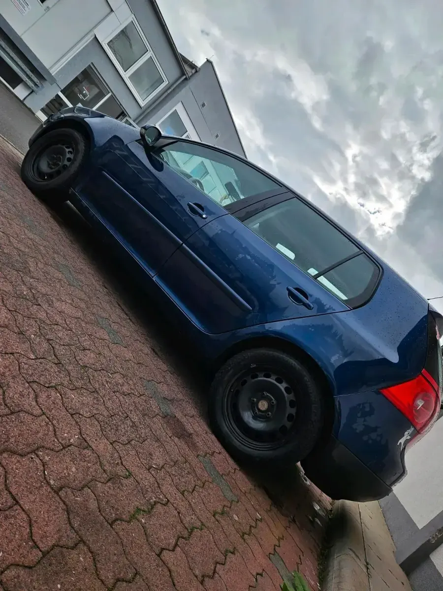 Gebraucht VW Golf V 105 PS (77 kW) 2007 Blau Limousine