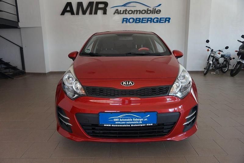 Gebraucht Kia Rio Attract 86 PS (63 kW) 2016 Rot Kleinwagen