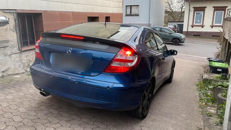 Usata Mercedes C230 197 CV (144 kW) 2001 Blu Utilitaria