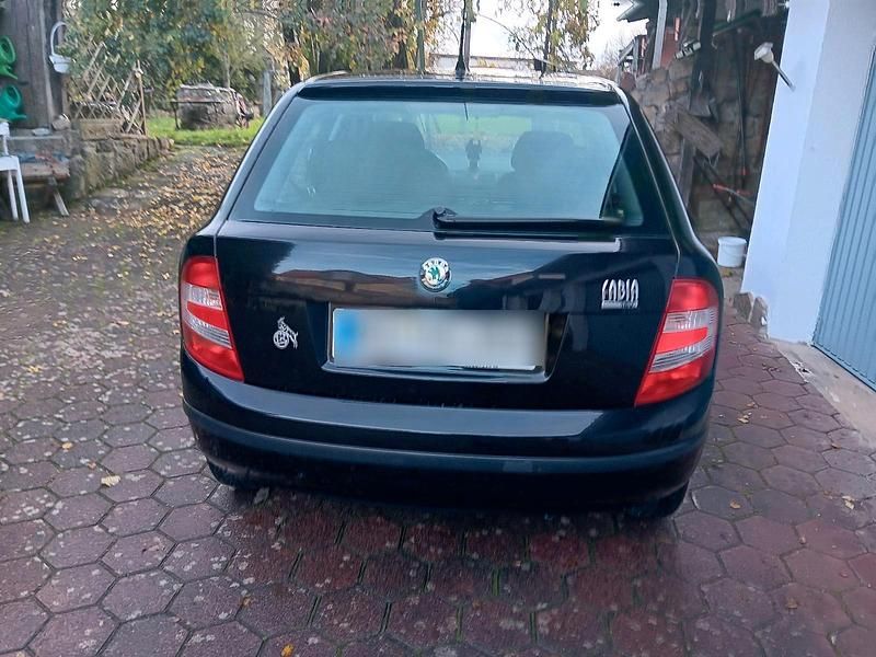 Schwarz Gebraucht 2006 Skoda Fabia Limousine | 1.490 € (Fairer Preis) - Bild 1/4