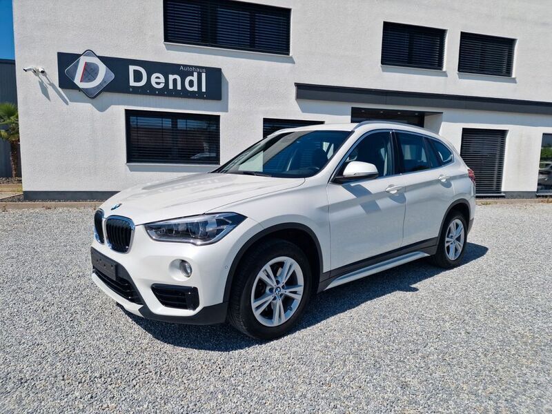 Mineralweiss Gebraucht 2018 BMW X1 Sport Line SUV | 21.700 € (Fairer Preis) - Bild 1/4