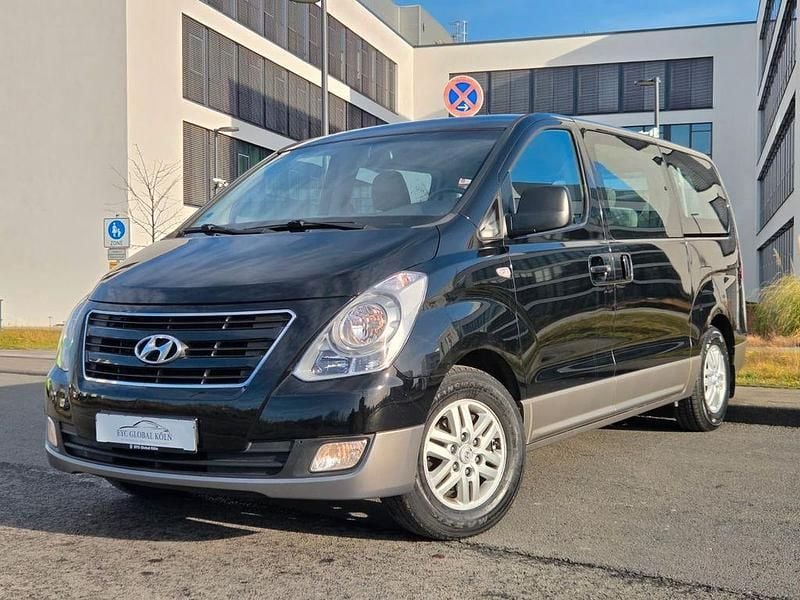 Schwarz Gebraucht 2016 Hyundai H-1 Trend Van / Kleinbus | 16.499 € (Fairer Preis) - Bild 1/4