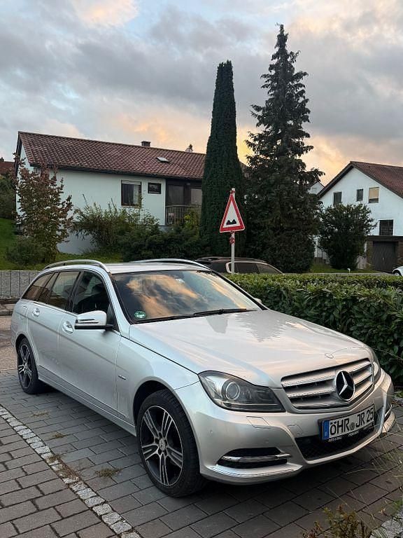 Gebraucht 2011 Mercedes C220 Avantgarde Kombi | 5.800 € (Fairer Preis) - Bild 1/4