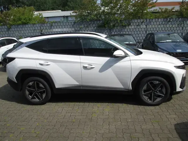 Neu Hyundai Tucson Trend 160 PS (117 kW) 2025 Weiss SUV