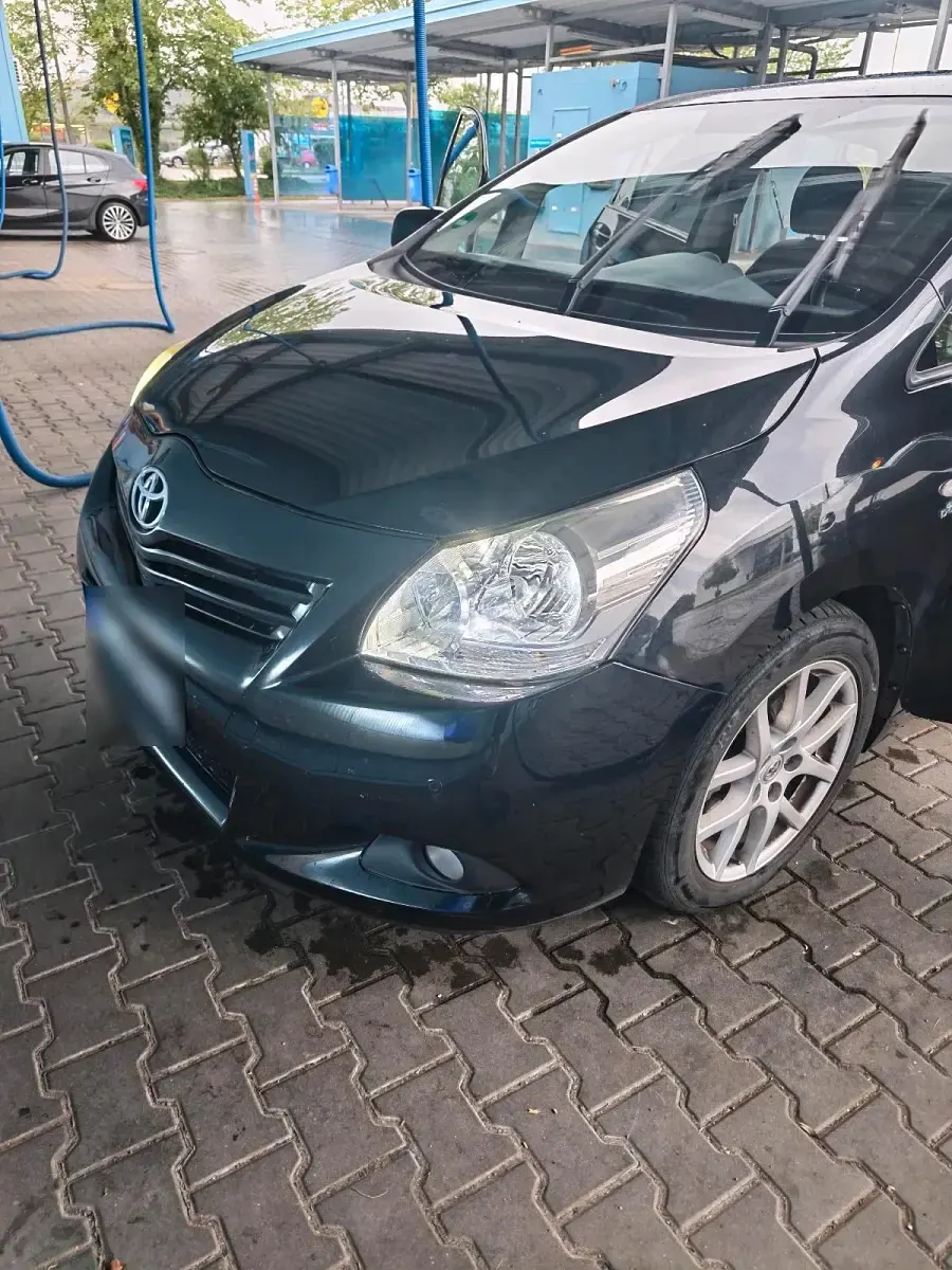 Gebraucht Toyota Verso 150 PS (110 kW) 2012 Schwarz Van / Kleinbus