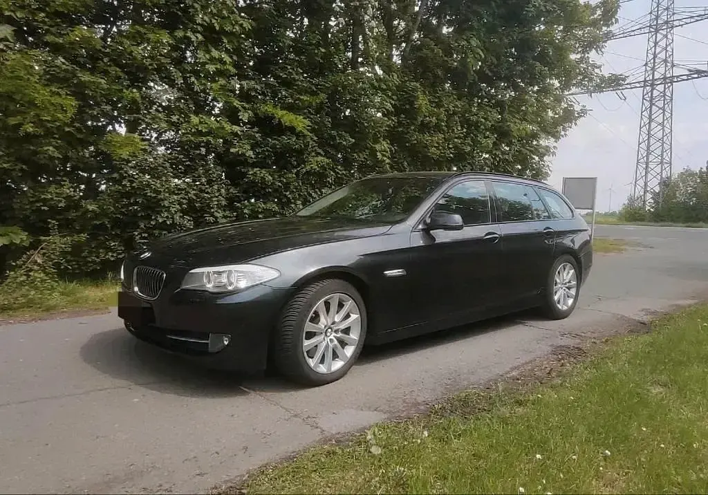 Gebraucht BMW 530 258 PS (189 kW) 2012 Grau Kombi