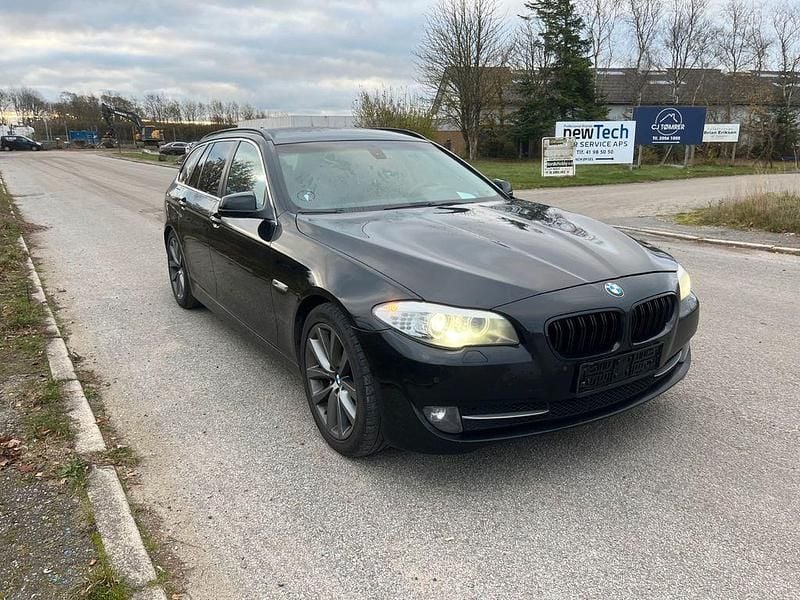 Gebraucht BMW 530 Performance 245 PS (180 kW) 2011 Schwarz Kombi
