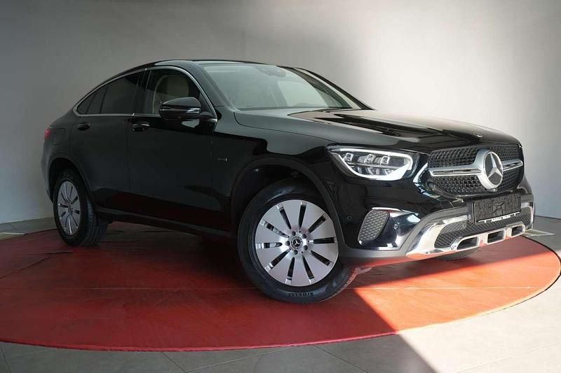 Schwarz Gebraucht 2021 Mercedes GLC300e Coupé | 40.990 € (Guter Preis) - Bild 1/4