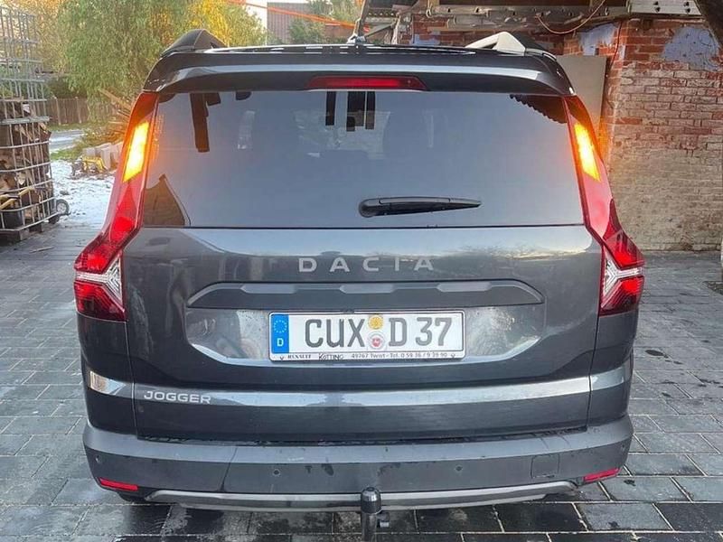 Gebraucht Dacia Jogger Extreme 101 PS (74 kW) 2022 Schwarz Van / Kleinbus