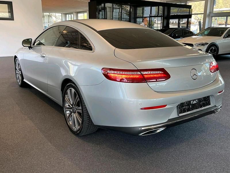 Gebraucht Mercedes 220 195 PS (143 kW) 2019 Coupé