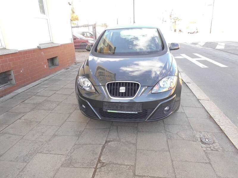 Grau Gebraucht 2011 Seat Altea Stylance Van / Kleinbus | 4.500 € (Fairer Preis) - Bild 1/4