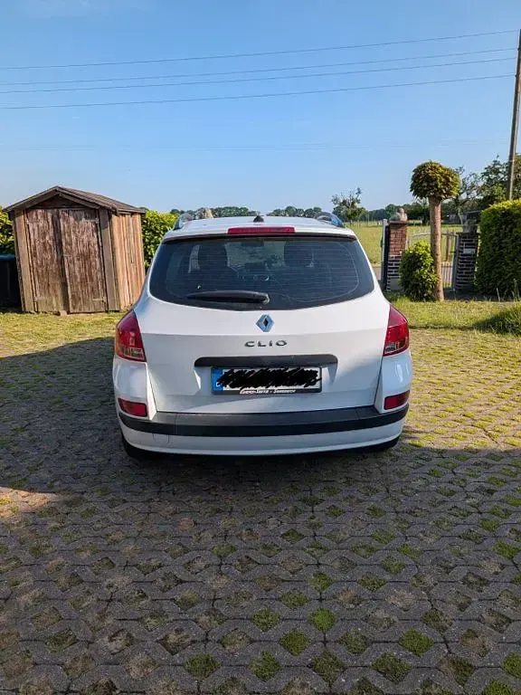 Gebraucht Renault Clio 75 PS (55 kW) 2012 Weiß Limousine