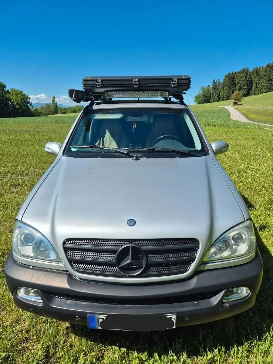 Gebraucht Mercedes ML270 163 PS (119 kW) 2003 Silber SUV