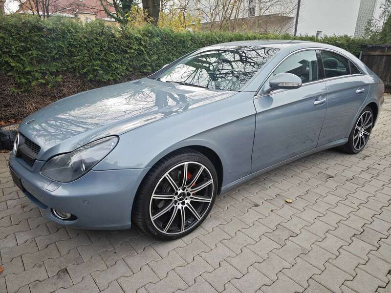 Grau Gebraucht 2005 Mercedes CLS320 Limousine | 5.800 € (Guter Preis) - Bild 1/4