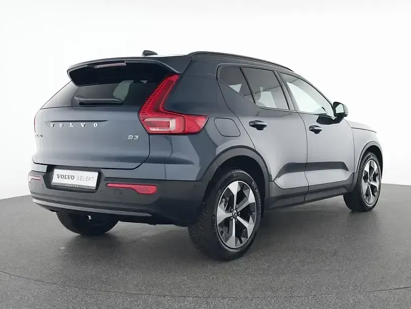 Gebraucht Volvo XC40 Plus 163 PS (119 kW) 2025 Denim blue / SUV