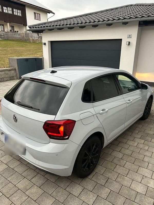 Gebraucht VW Polo Highline 95 PS (69 kW) 2018 Weiß Kleinwagen
