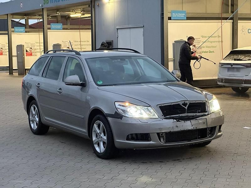 Gebraucht Skoda Octavia 105 PS (77 kW) 2011 Gold Kombi