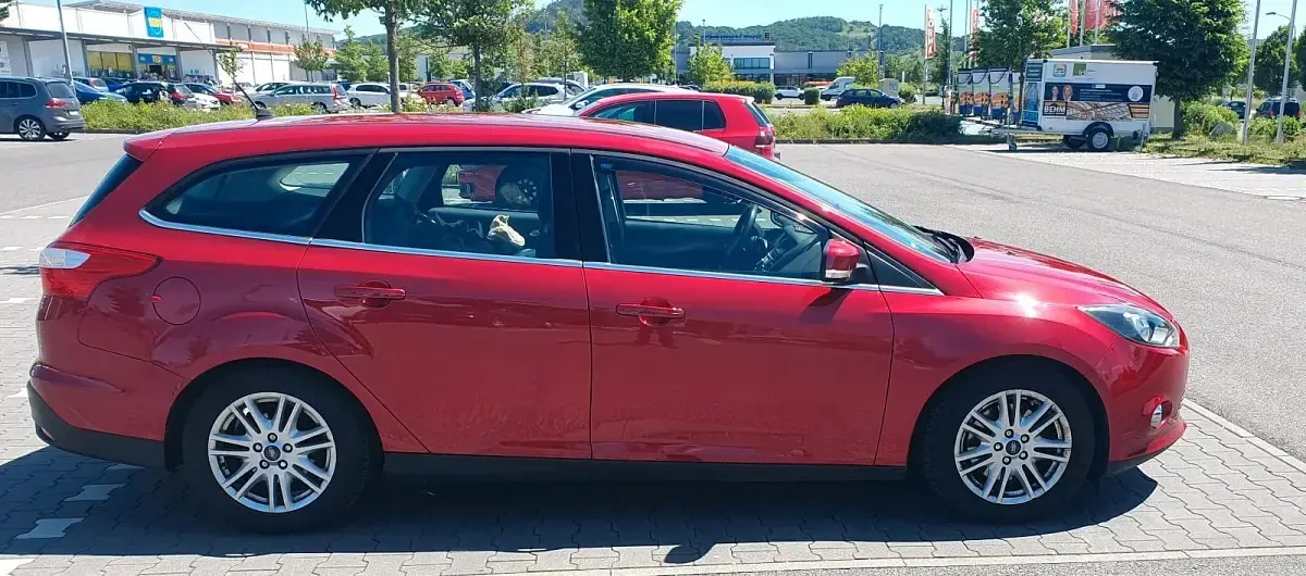 Gebraucht Ford Focus 115 PS (84 kW) 2011 Rot Kombi