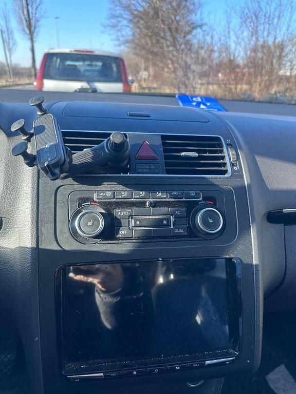 Gebraucht VW Touran Highline 140 PS (102 kW) 2011 Silber Van / Kleinbus