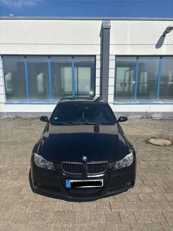 Schwarz Gebraucht 2005 BMW 330 M Sport Limousine | 6.500 € (Fairer Preis) - Bild 1/4
