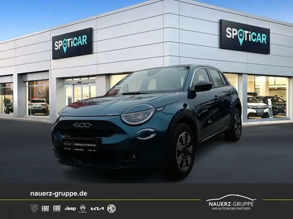 Gebraucht Fiat 600 Basis 101 PS (74 kW) 2024 Mare grün SUV