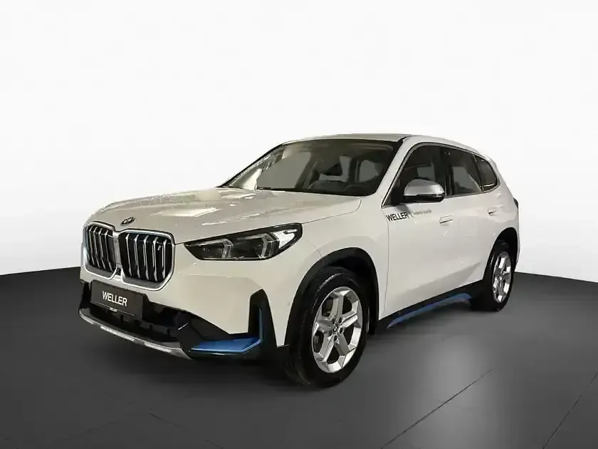 Gebraucht BMW iX1 xLine 200 kW (272 PS) 2023 Alpinweiss iii (weiß) SUV