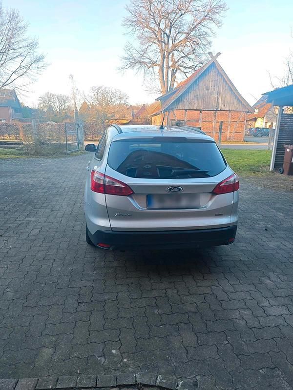 Gebraucht Ford Focus 115 PS (84 kW) 2013 Grau Kombi