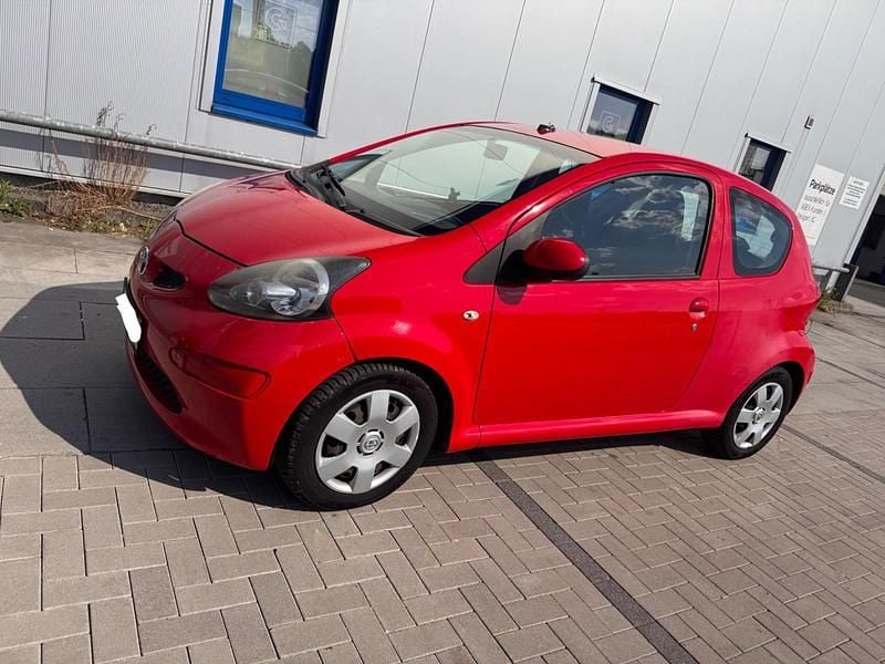 Rot Gebraucht 2007 Toyota Aygo Kleinwagen | 1.600 € (Guter Preis) - Bild 1/4