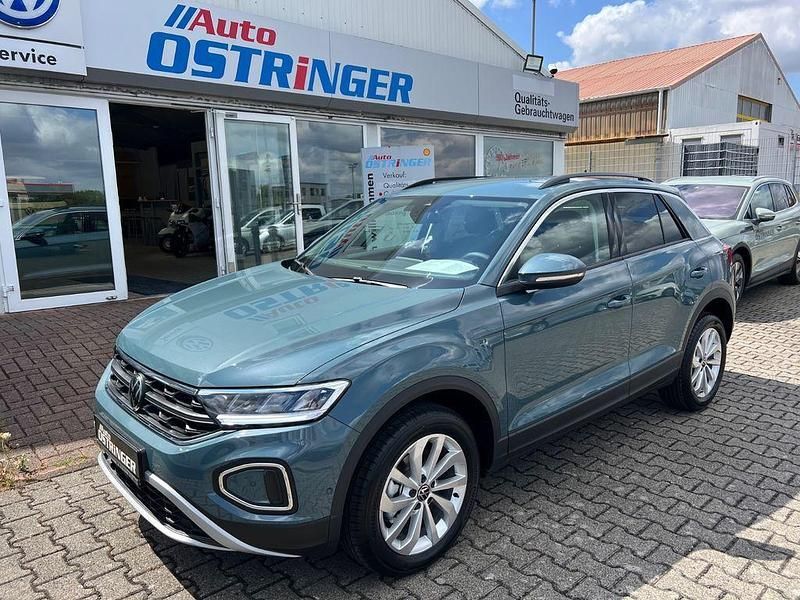Blau Neu 2025 VW T-Roc Life SUV | 27.990 € (Guter Preis) - Bild 1/4