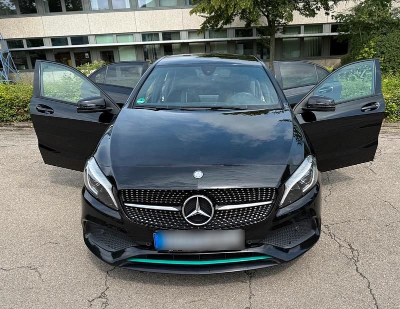 Schwarz Gebraucht 2016 Mercedes A250 AMG line Limousine | 15.700 € (Guter Preis) - Bild 1/4