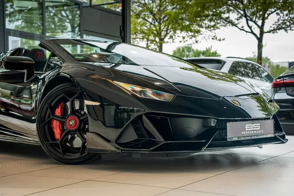 Second-hand Lamborghini Huracán 639 CP (469 kW) 2022 Negru Cabrio