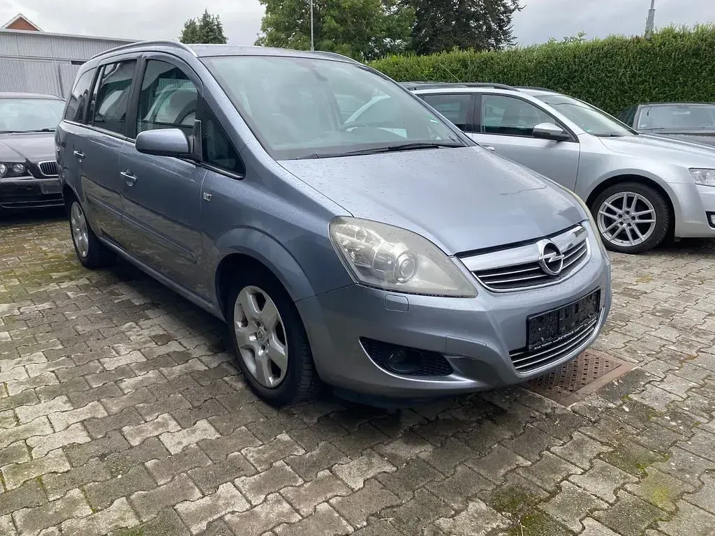 Gebraucht Opel Zafira Innovation 140 PS (102 kW) 2009 Silber Van / Kleinbus
