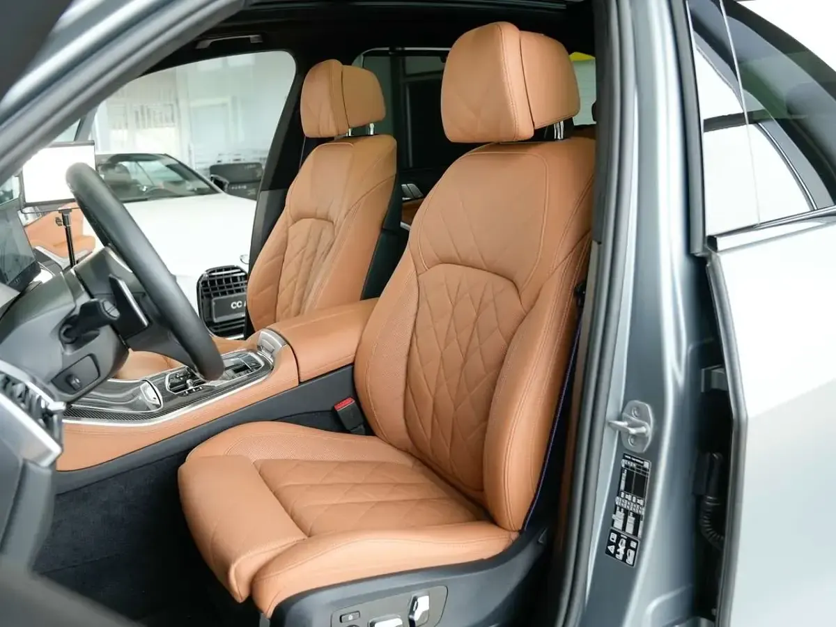 Gebraucht BMW X5 M Sport 298 PS (219 kW) 2024 Grau SUV