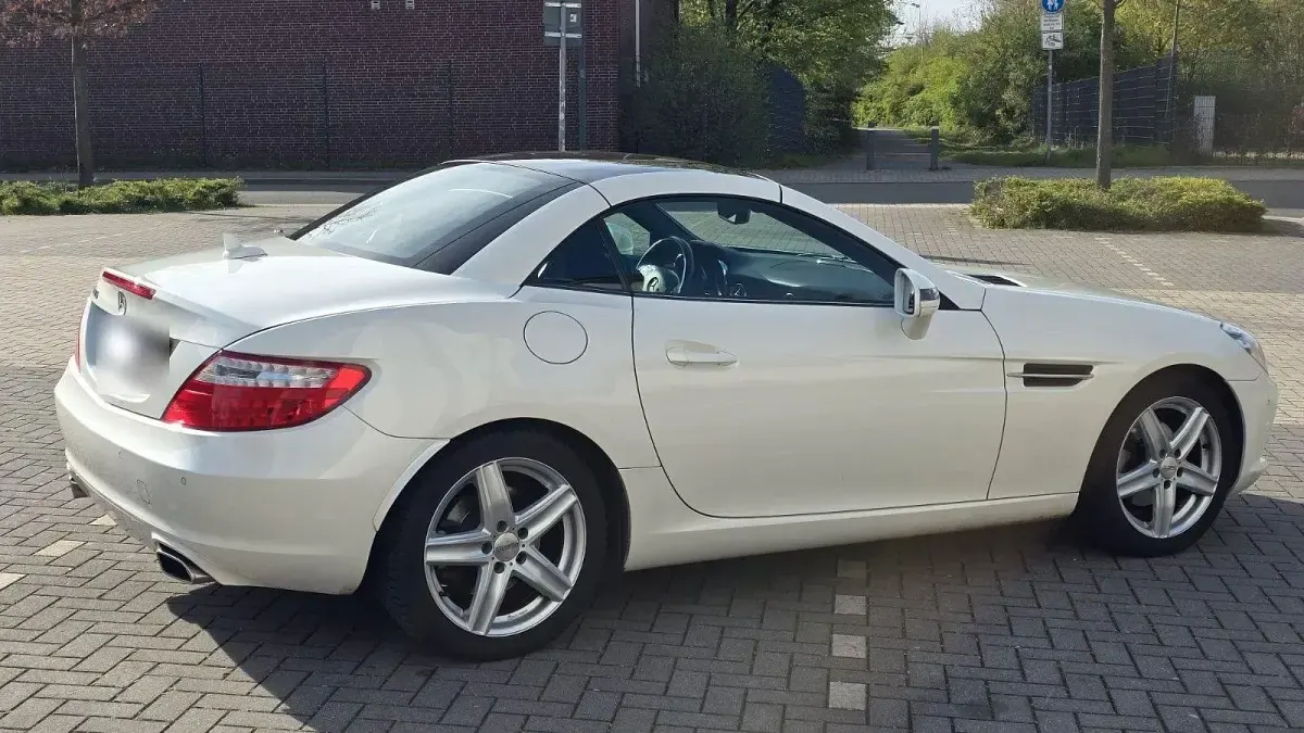 Gebraucht Mercedes SLK200 184 PS (135 kW) 2013 Weiß Cabrio