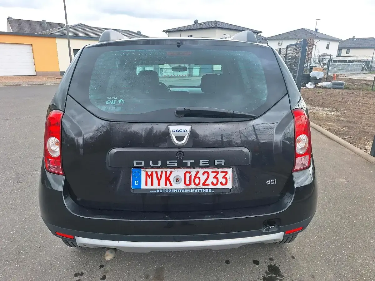 Gebraucht Dacia Duster 107 PS (78 kW) 2011 Schwarz SUV