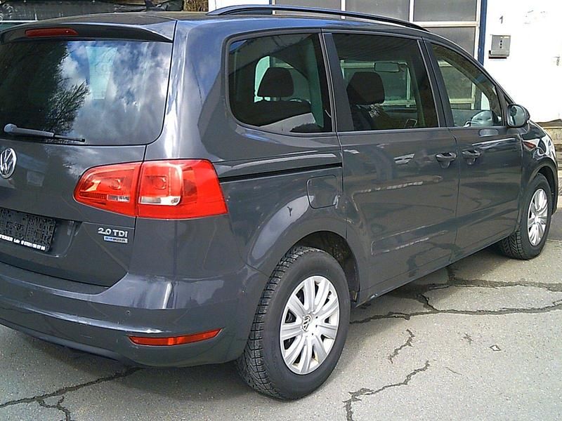 Gebraucht VW Sharan Trendline 116 PS (85 kW) 2013 Grau Van / Kleinbus