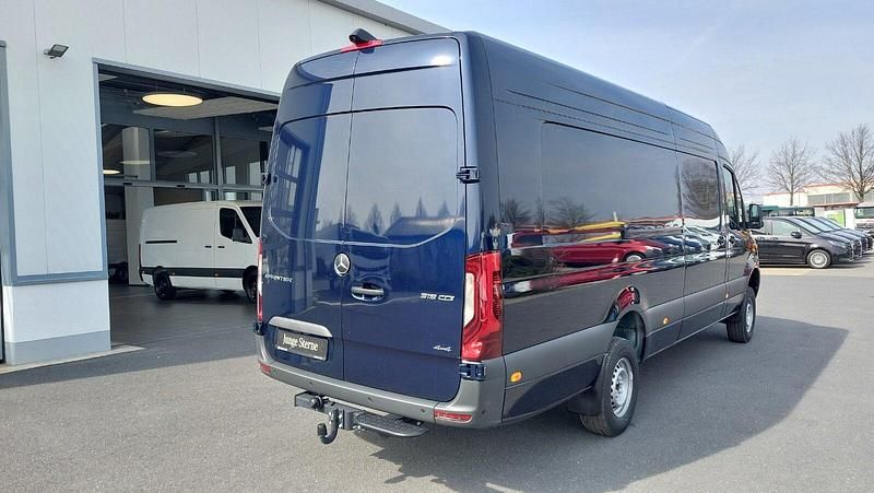 Gebraucht Mercedes Sprinter 190 PS (139 kW) 2026 Cavansitblau metallic Van