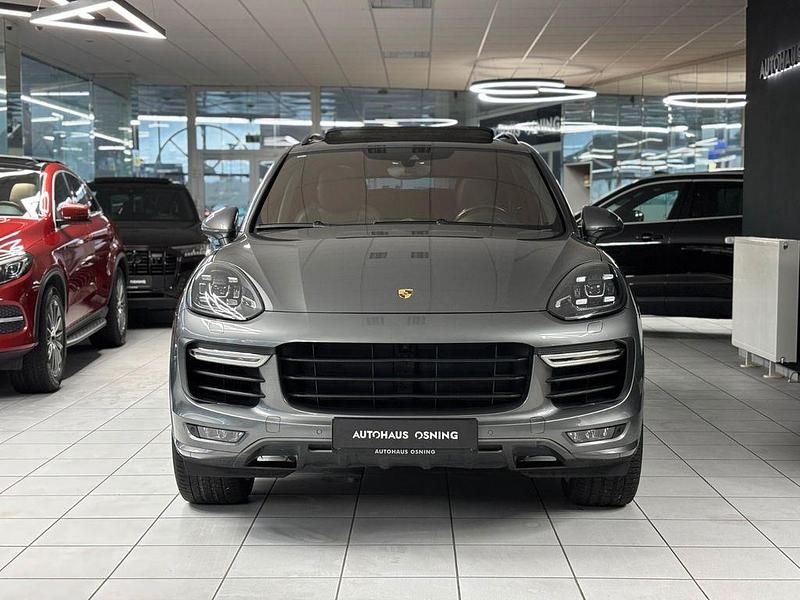 Gebraucht Porsche Cayenne Turbo Chrono 519 PS (381 kW) 2015 Grau SUV