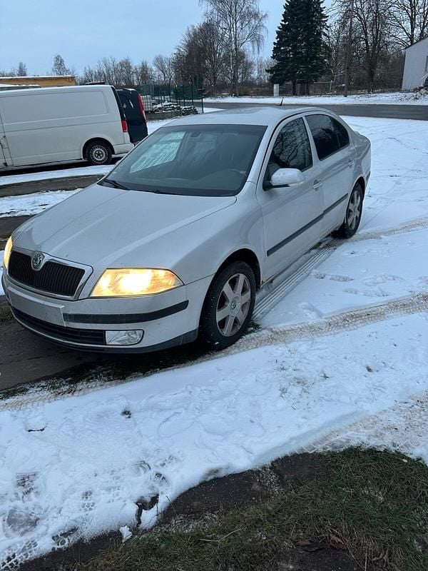 Gebraucht Skoda Octavia Elegance 105 PS (77 kW) 2004 Silber Limousine