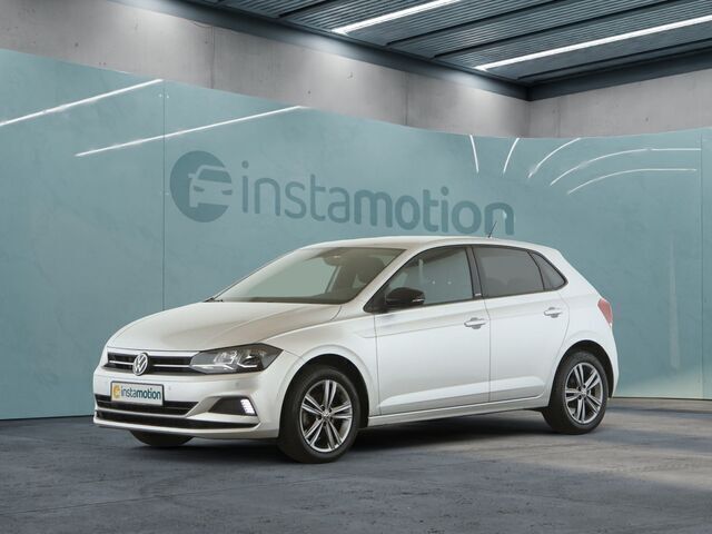 Silber Gebraucht 2021 VW Polo Comfortline Limousine | 17.725 € (Teuer) - Bild 1/2