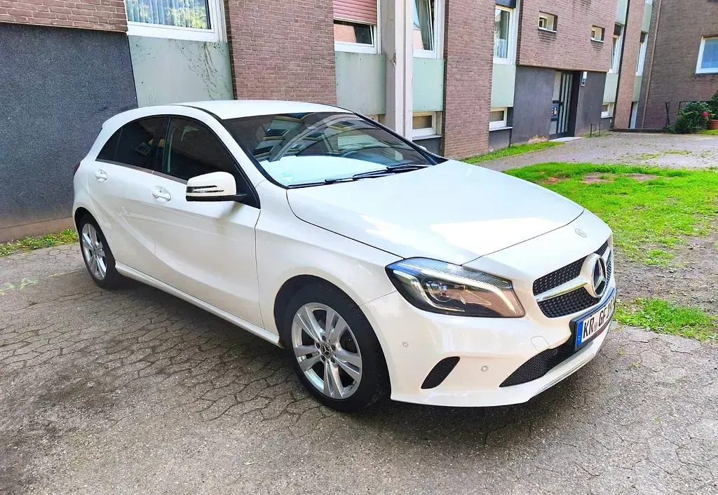 Gebraucht Mercedes A160 Style 102 PS (75 kW) 2017 Weiß Kleinwagen