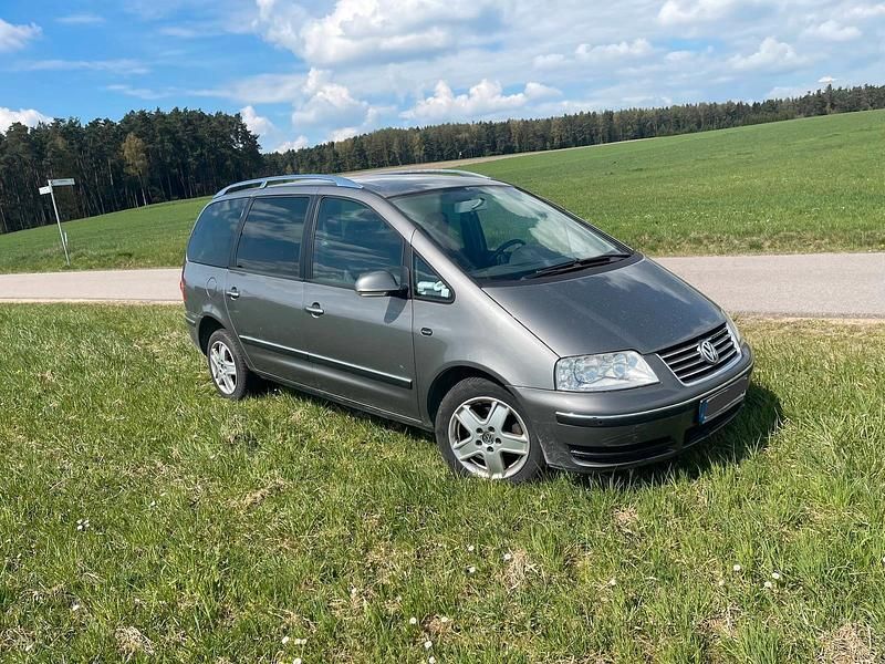 Second-hand VW Sharan 140 CP (102 kW) 2006 Gri Monovolum